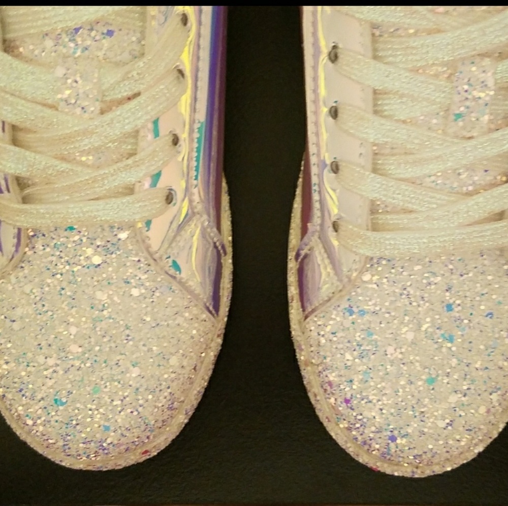 ⬇💥LAST PAIR!💥SALE!💥 💕Holographic Sneakers - Picture 3 of 4
